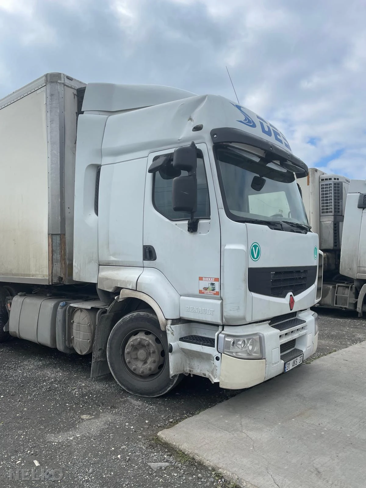 2012 MODEL RENAULT 460